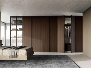 Секционный шкаф с распашной дверью из каннете и металлической ручкой