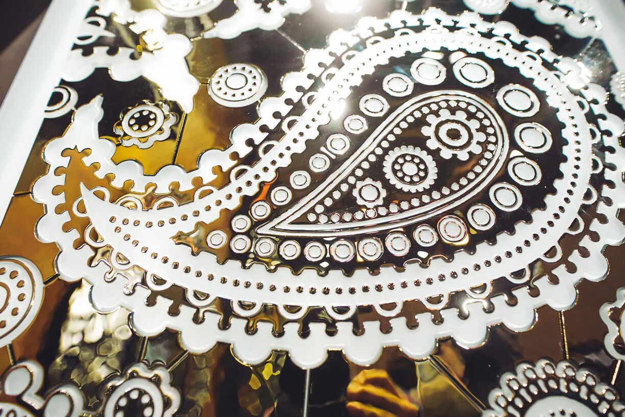 Декоративная стеклянная панель PlusObject PAISLEY PATTERN ARCH-00139708 - Вид №1