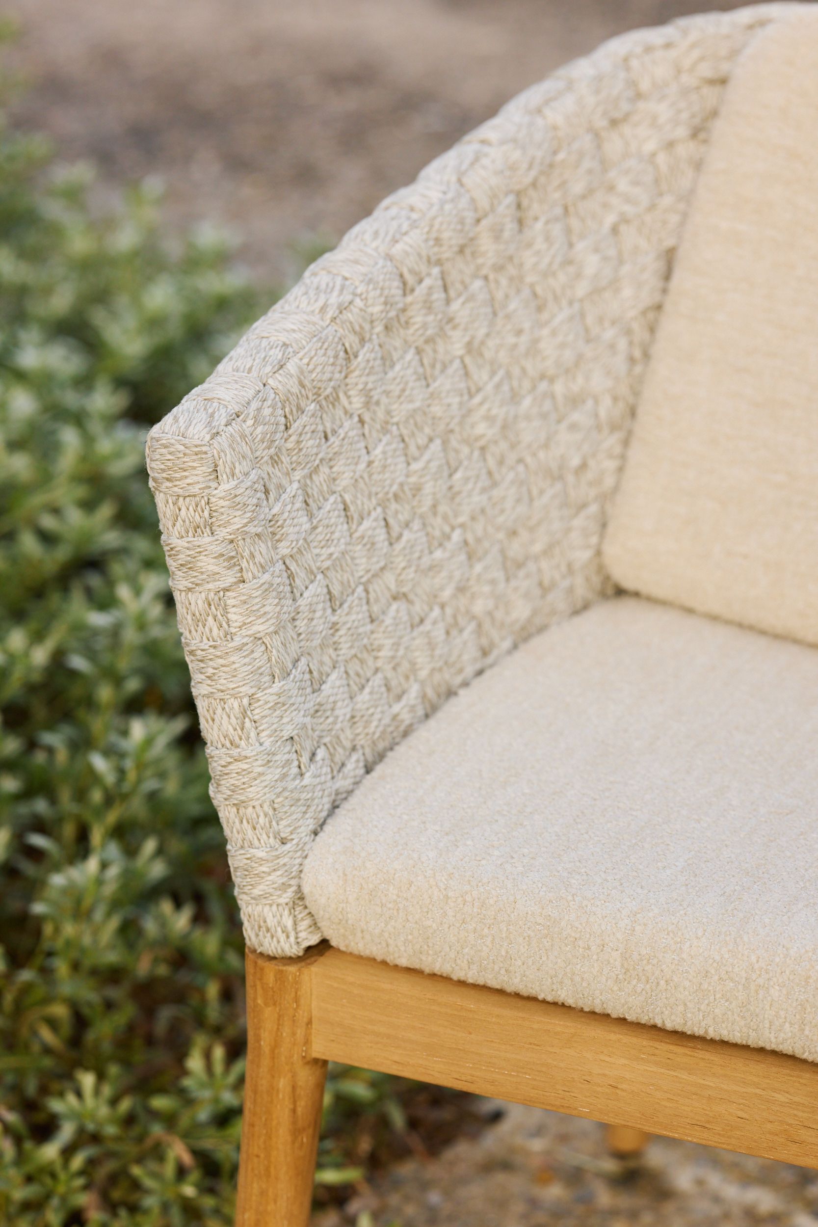 Стул из тикового дерева с подлокотниками Jardinico круглый ARCH-00140990 - Вид №2