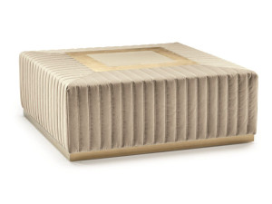 Квадратный пуф из ткани