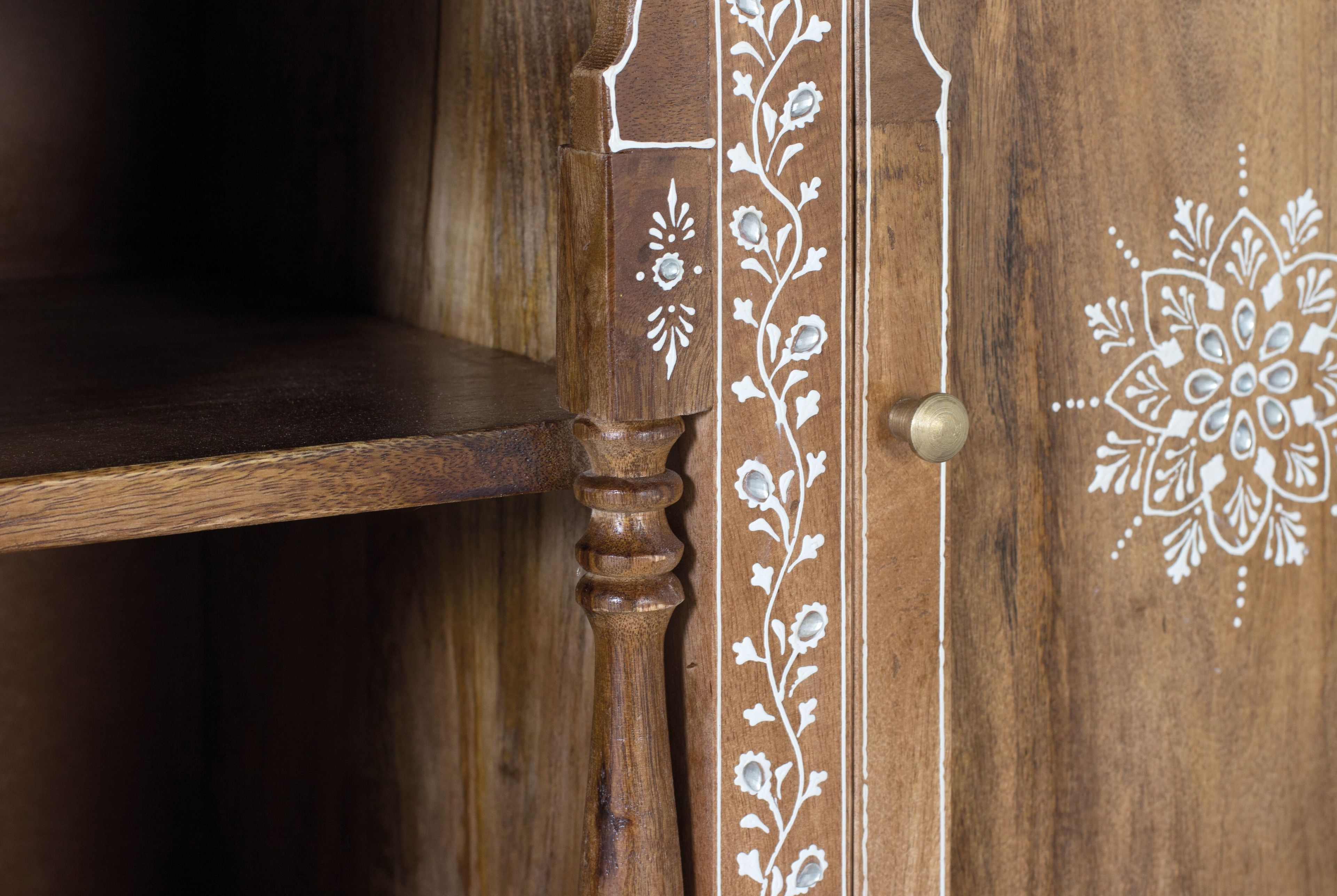 Манго Madia с распашными дверями Giner y Colomer 1449 ARCH-00001055