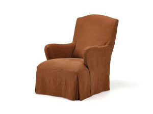 Тканевое кресло с подлокотниками