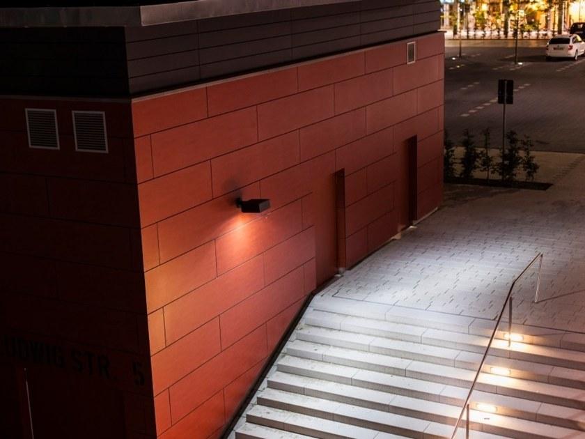 iGuzzini Настенный светодиодный уличный фонарь из литого алюминия Delphi sun-id-1379637 - Вид №1