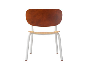 Кожаный и деревянный стул