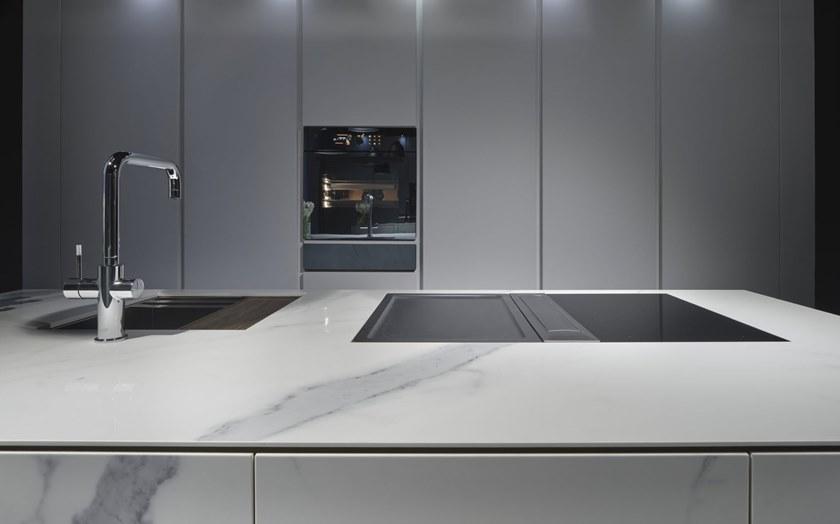 RIFRA Кухня с островом из глянцевого золотого керамического камня calacatta Kube sun-id-1472649 - Вид №2