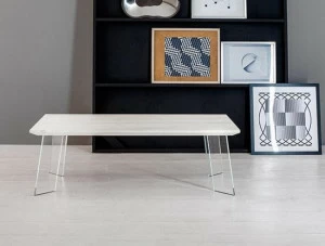 Devina Nais Журнальный столик из массива дерева Swing