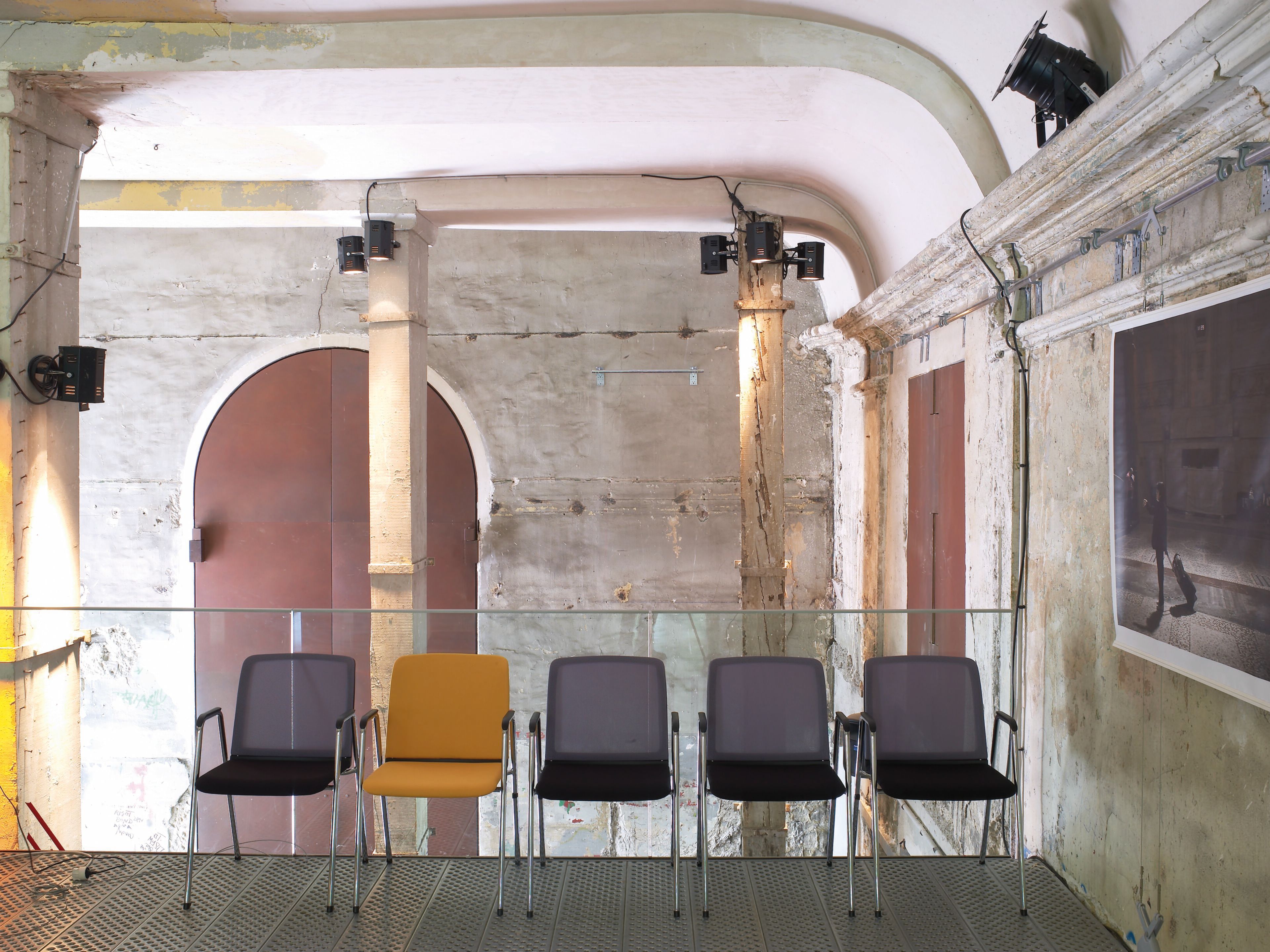 Тканевый стул для конференций с колесами Haworth Lively ARCH-00113354 - Вид №5