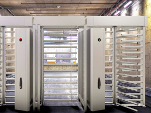 Турникет в полный рост