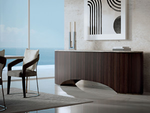 Шкаф с распашными дверями