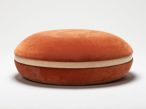 Круглый пуф из ткани