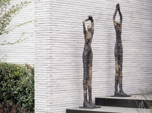 Бронзовая скульптура