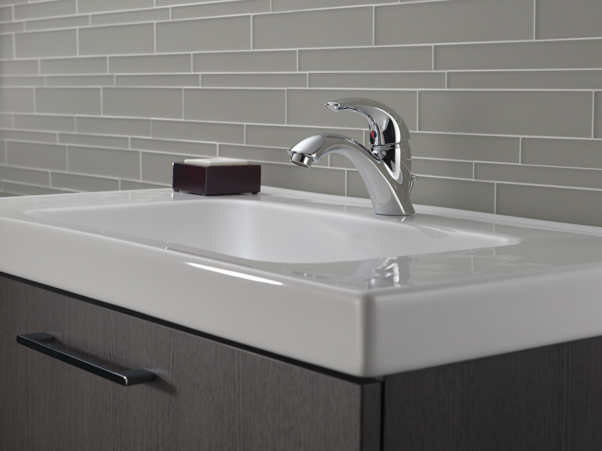 583LF-SSWF Смеситель для ванной с одной ручкой Delta Faucet Classic Нержавеющая сталь - Вид №5