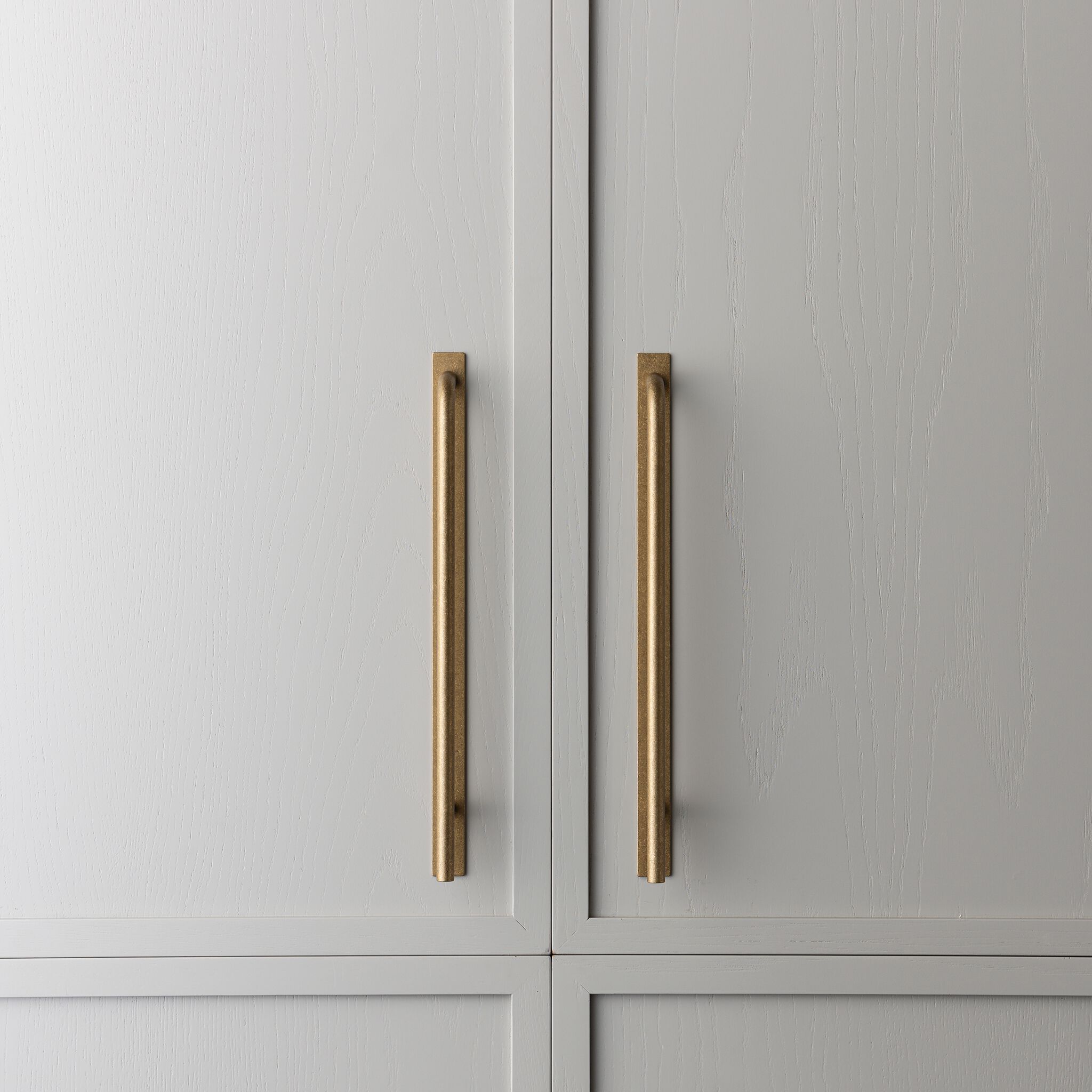 Латунная мебельная ручка на пластине Lo & Co Interiors Brera ARCH-00145478 - Вид №35