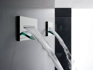 Настенная насадка для душа с водопадом