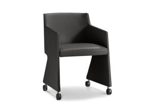 Кожаный стул конференции с колесами