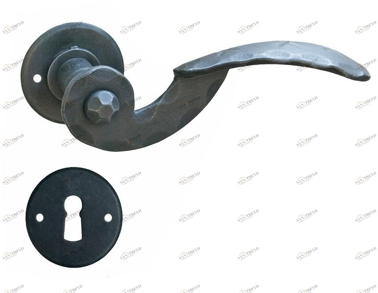 Galbusera Ручка из кованого железа на розетке с накладкой  22 