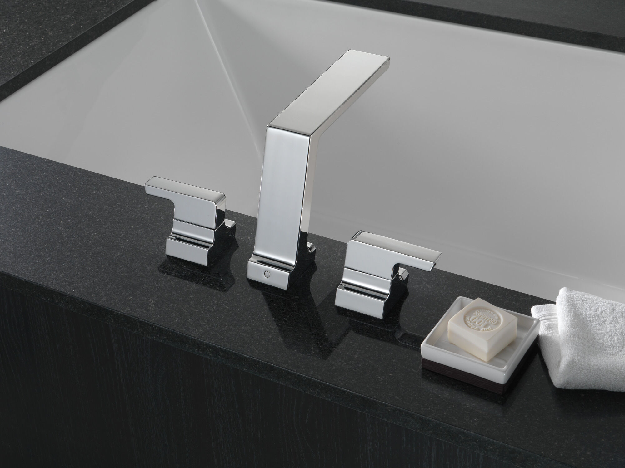 T2799-KS Римская ванна Delta Faucet Pivotal Черный нержавеющий  - Вид №2