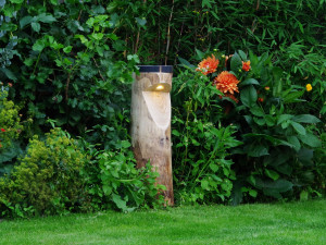 Светло-каштановый столб на солнечной энергии