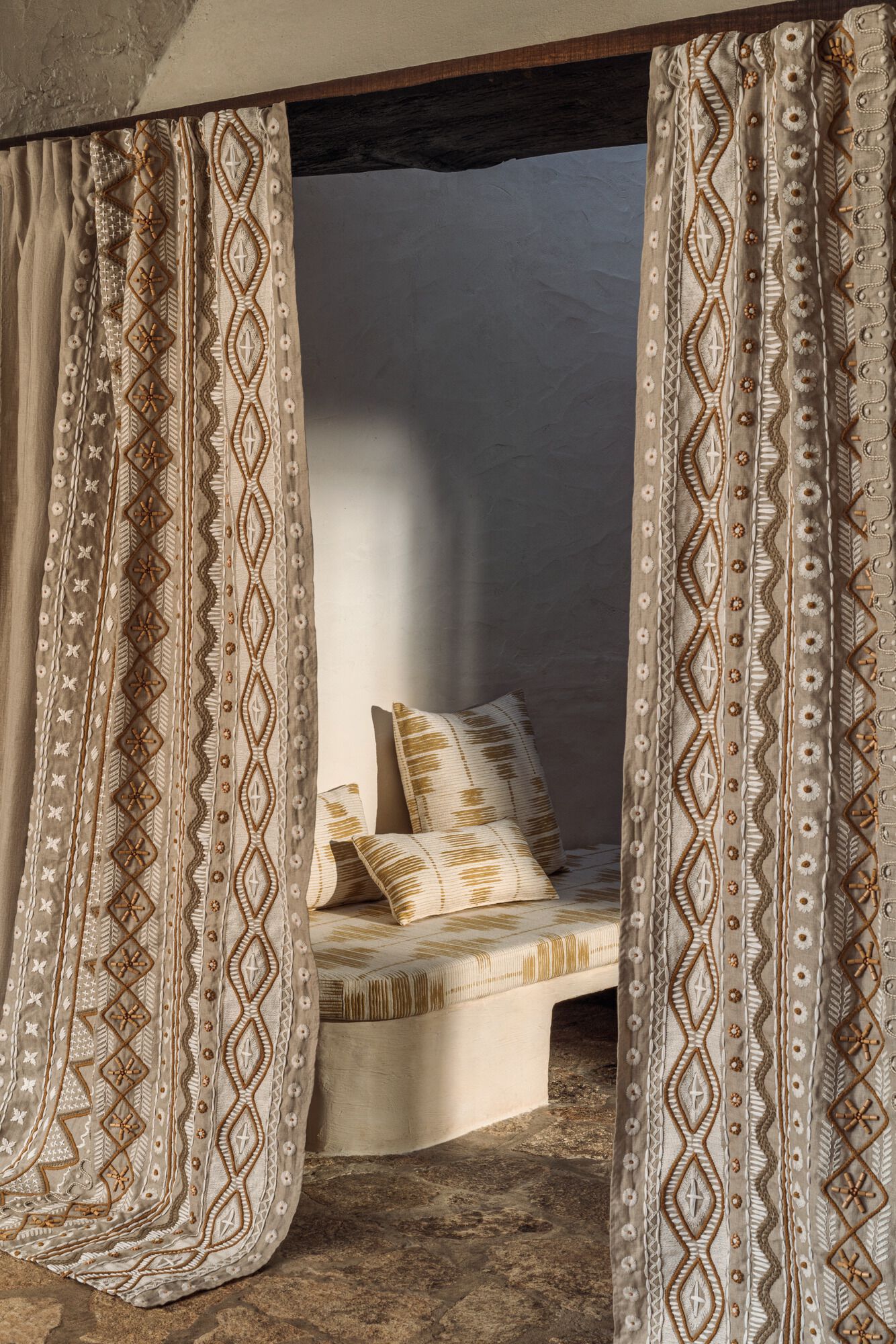 Хлопчатобумажная ткань с вышивкой Élitis Baléares ARCH-00107396 - Вид №3