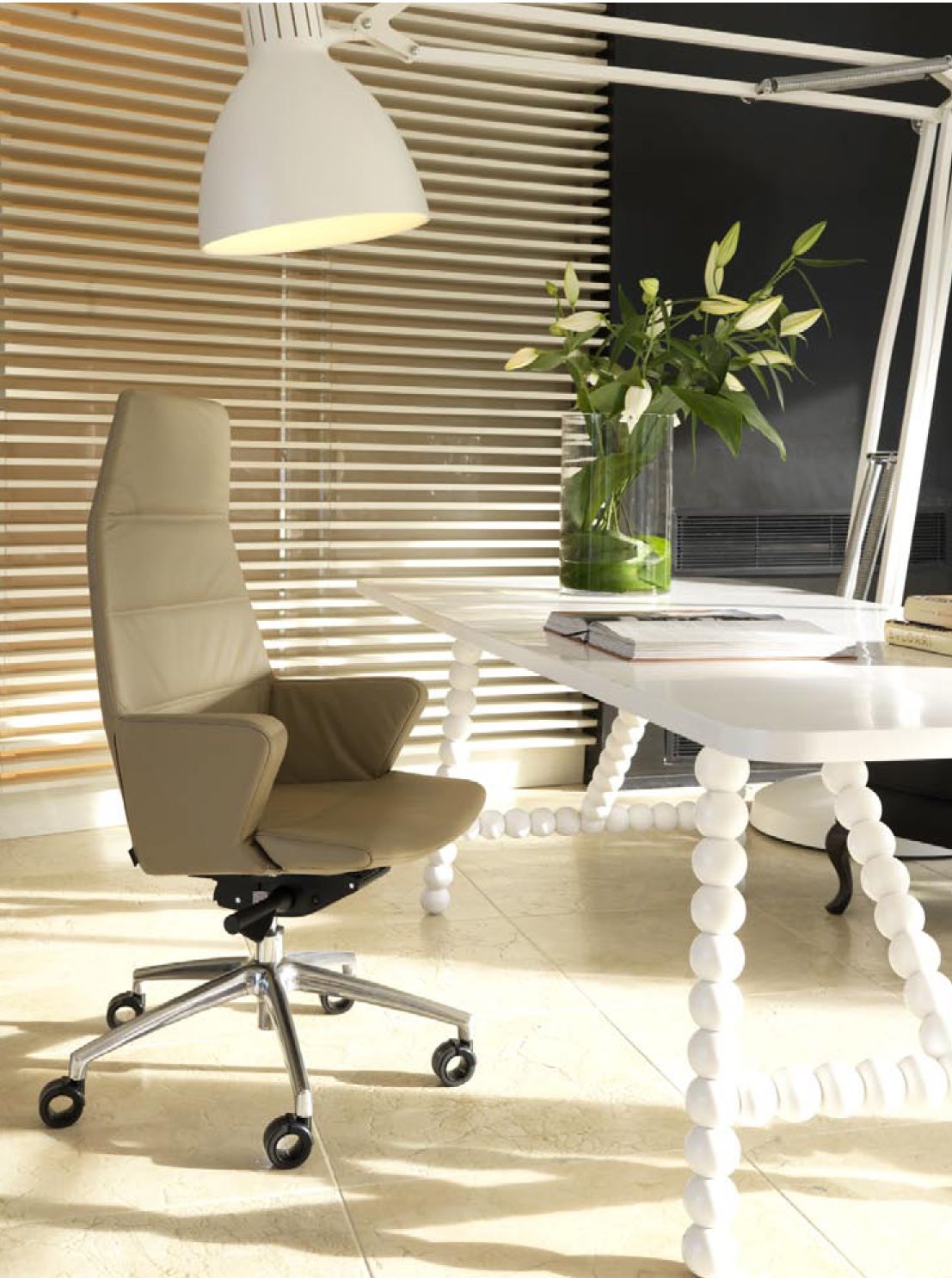 Регулируемое по высоте офисное кресло руководителя с подлокотниками 5 спиц Quinti Sedute Hyway ARCH-00131112 - Вид №3