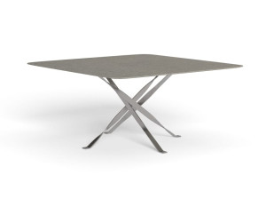 Квадратный садовый стол