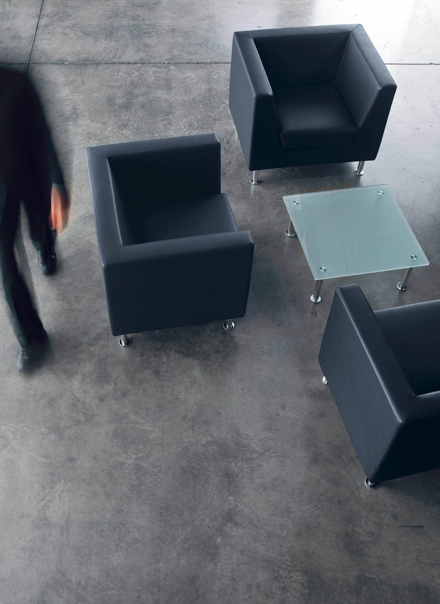 Кожаное кресло с подлокотниками Ares Line ARCH-00006817 - Вид №1