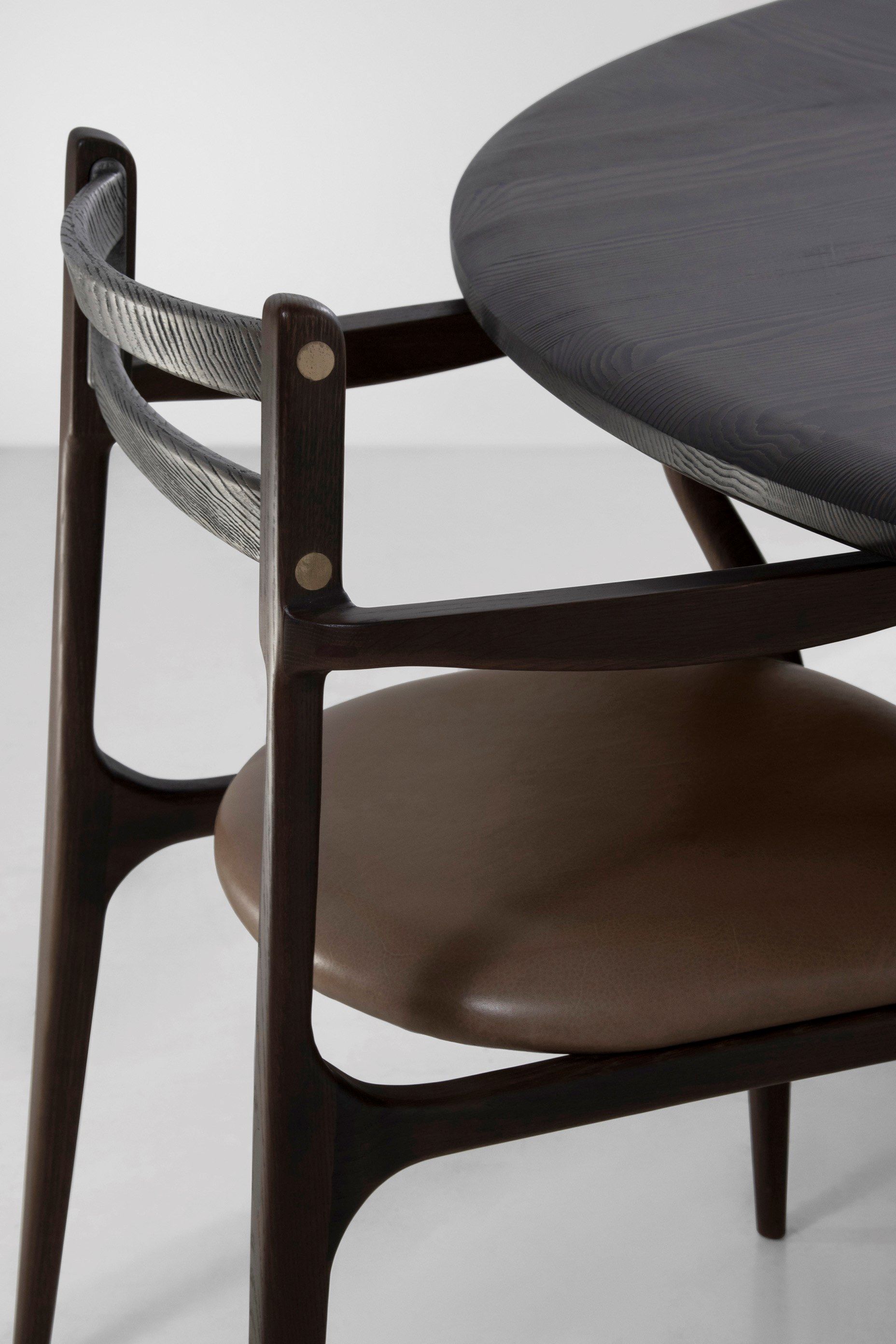 Круглый стол из ели с Lazy Susan District Eight Faifo ARCH-00020407 - Вид №5