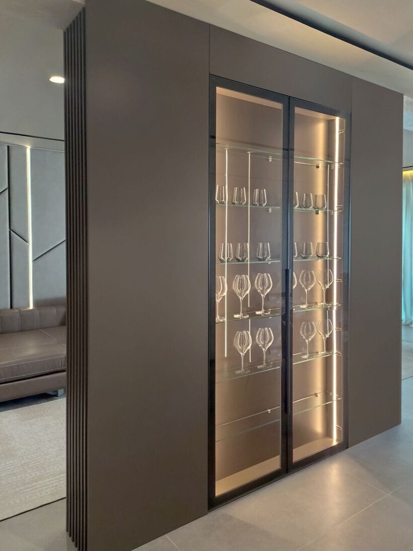 Витрина из дерева и стекла со встроенным освещением ABLE LUXOR ARCH-00023552 - Вид №5