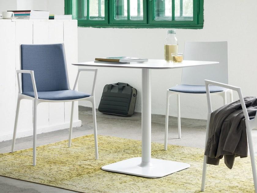 Wiesner-Hager Штабелируемый стул для ресторана из полипропилена с подлокотниками Macao 6836-201 - Вид №1