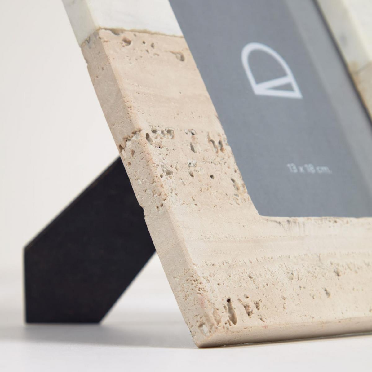 106380 Рамка для фото из белого мрамора и бежевого камня 25 x 20 см La Forma Uria  - Вид №1