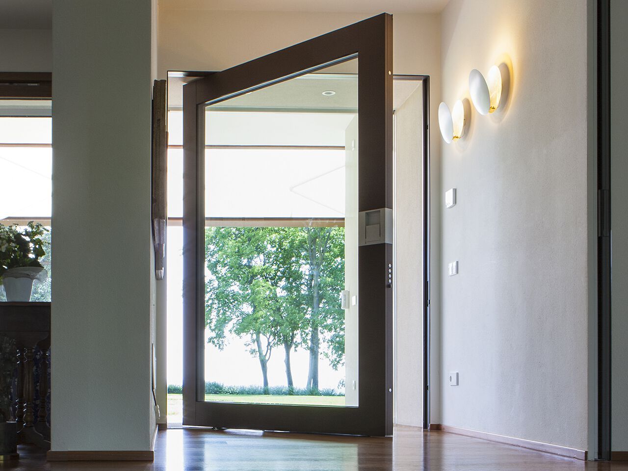 Застекленная входная дверь Oikos Nova ARCH-00032602