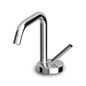 ZP1195 Смеситель для раковины однорычажный с поворотным изливом, аэратором, гибкими шлангами. Zucchetti Isy