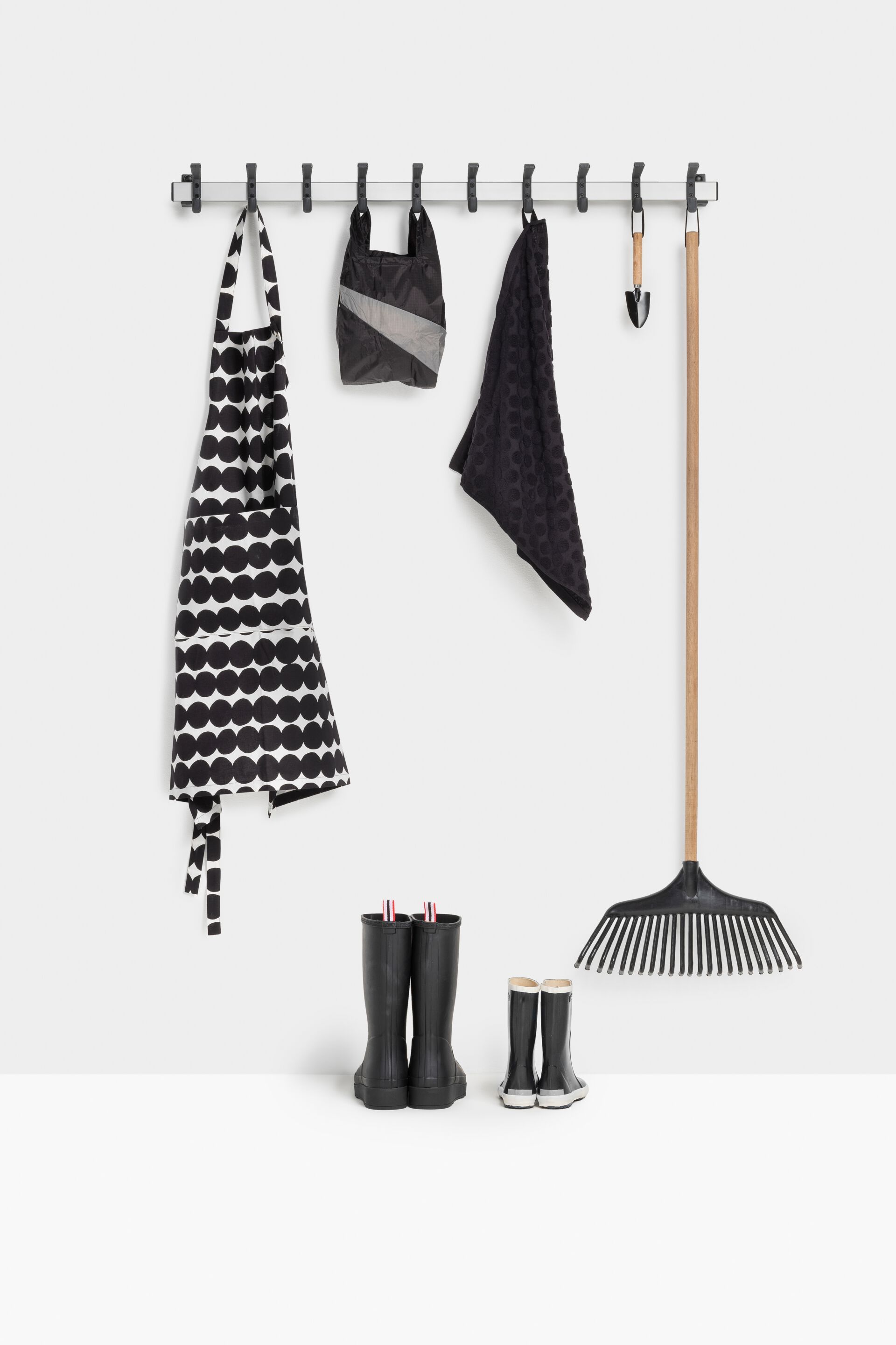 Алюминиевая и пластиковая настенная вешалка FUNCTIONALS Tertio ARCH-00072153 - Вид №5