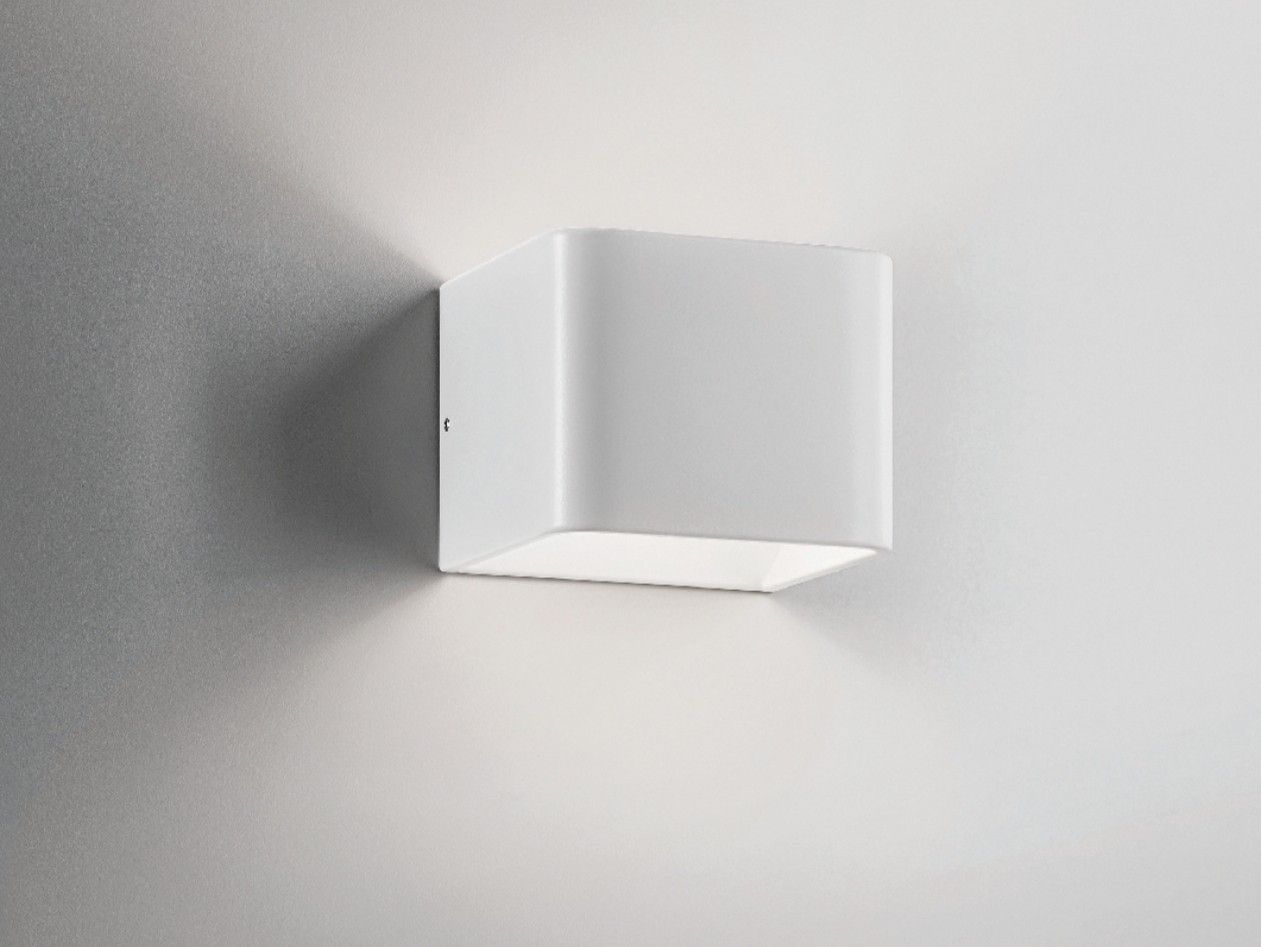 Литой алюминиевый светодиодный настенный светильник Zafferano Cubetto ARCH-00060745