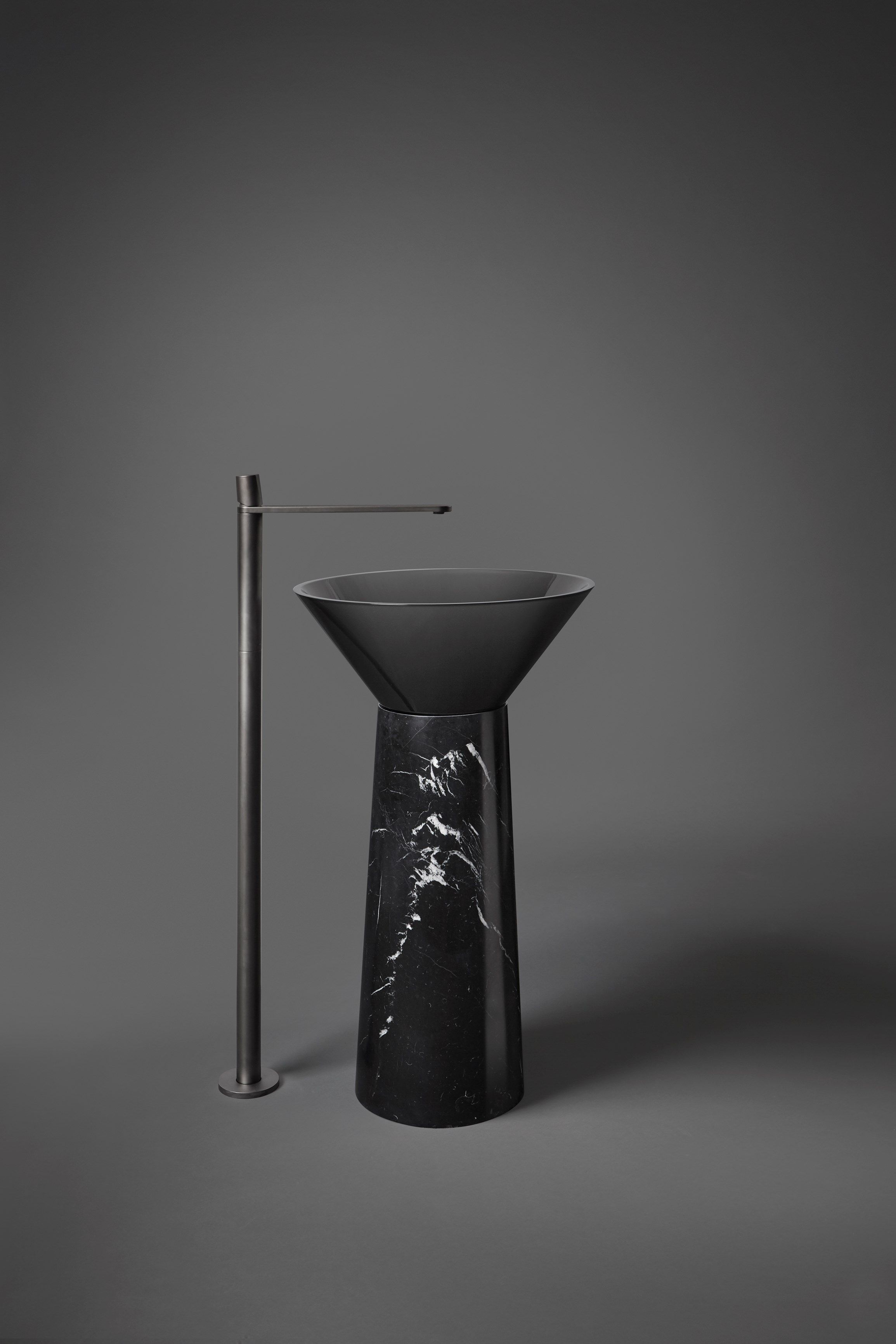 Круглый отдельно стоящий умывальник из черного мрамора Marquina Antoniolupi ALBUME11 + ALBUME21 ARCH-00148772 - Вид №9