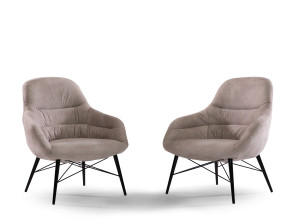 Тканевое кресло с подлокотниками