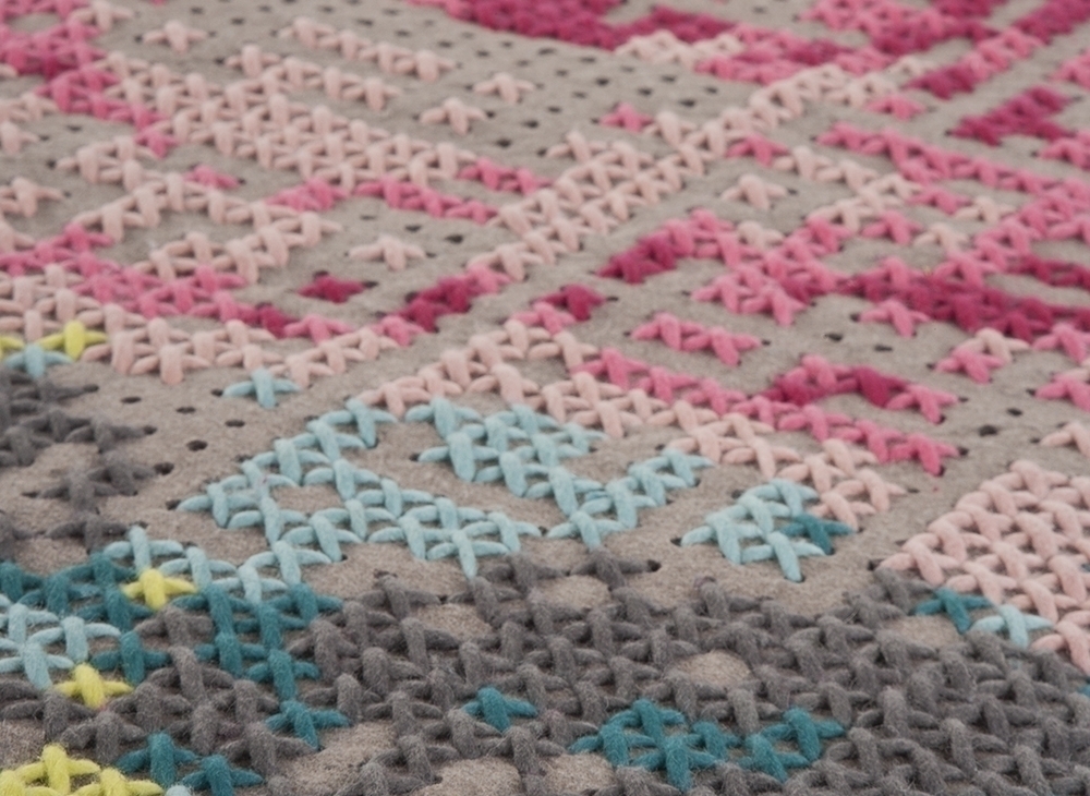 100067 Коврик прикроватный Flowers. Colour 80x145 см GAN Canevas