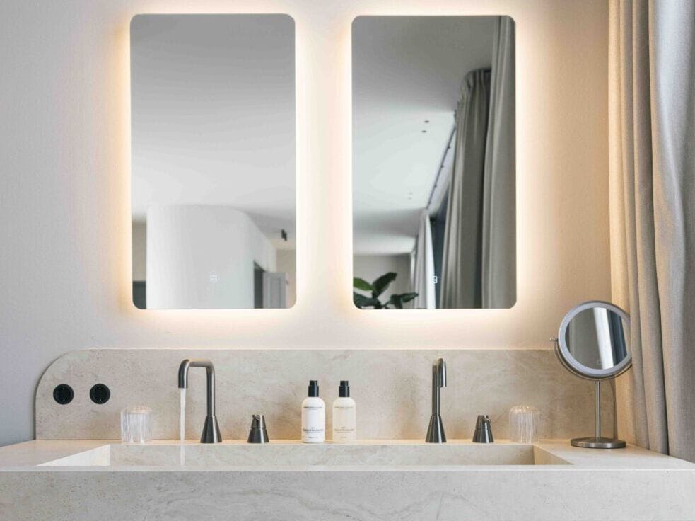 Зеркало со встроенным освещением для ванной комнаты JEE-O Slimline ARCH-00140310 - Вид №1