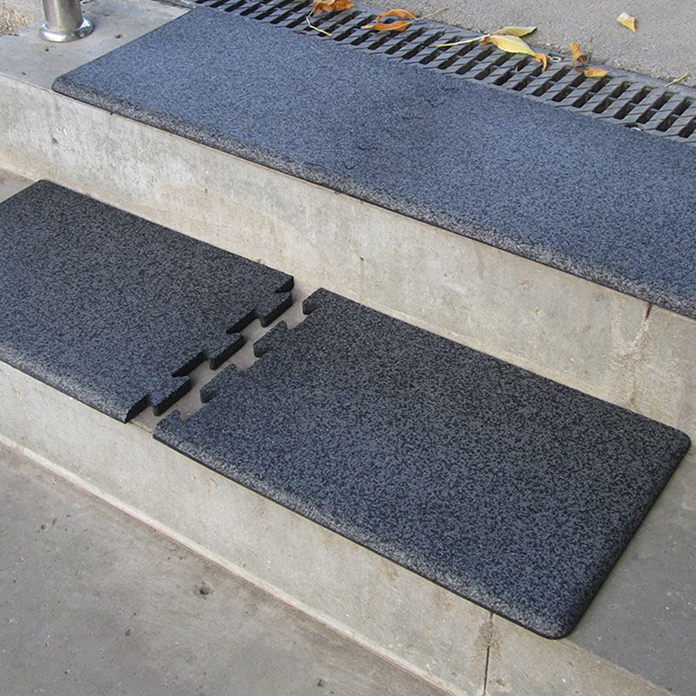 Накладки на ступеньки серые . Резиновое покрытие ЭКОПРОФИТ НССер003 - Вид №2