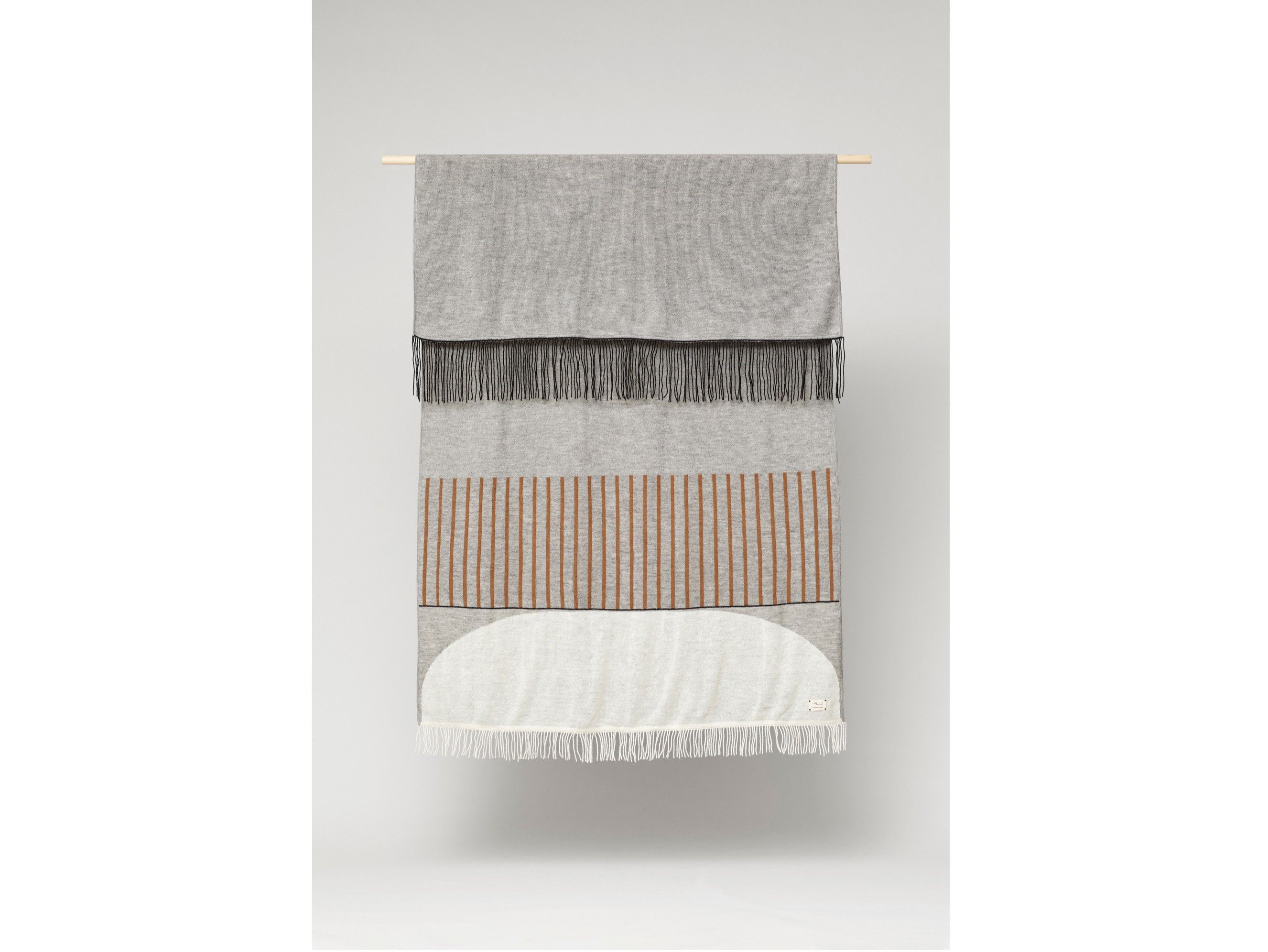 Плед с графическим рисунком из альпаки Form & Refine Aymara ARCH-00052386 - Вид №2