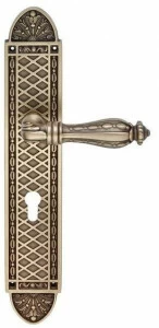 LINEA CALI' Латунная ручка в индийском стиле на тарелке Zaara