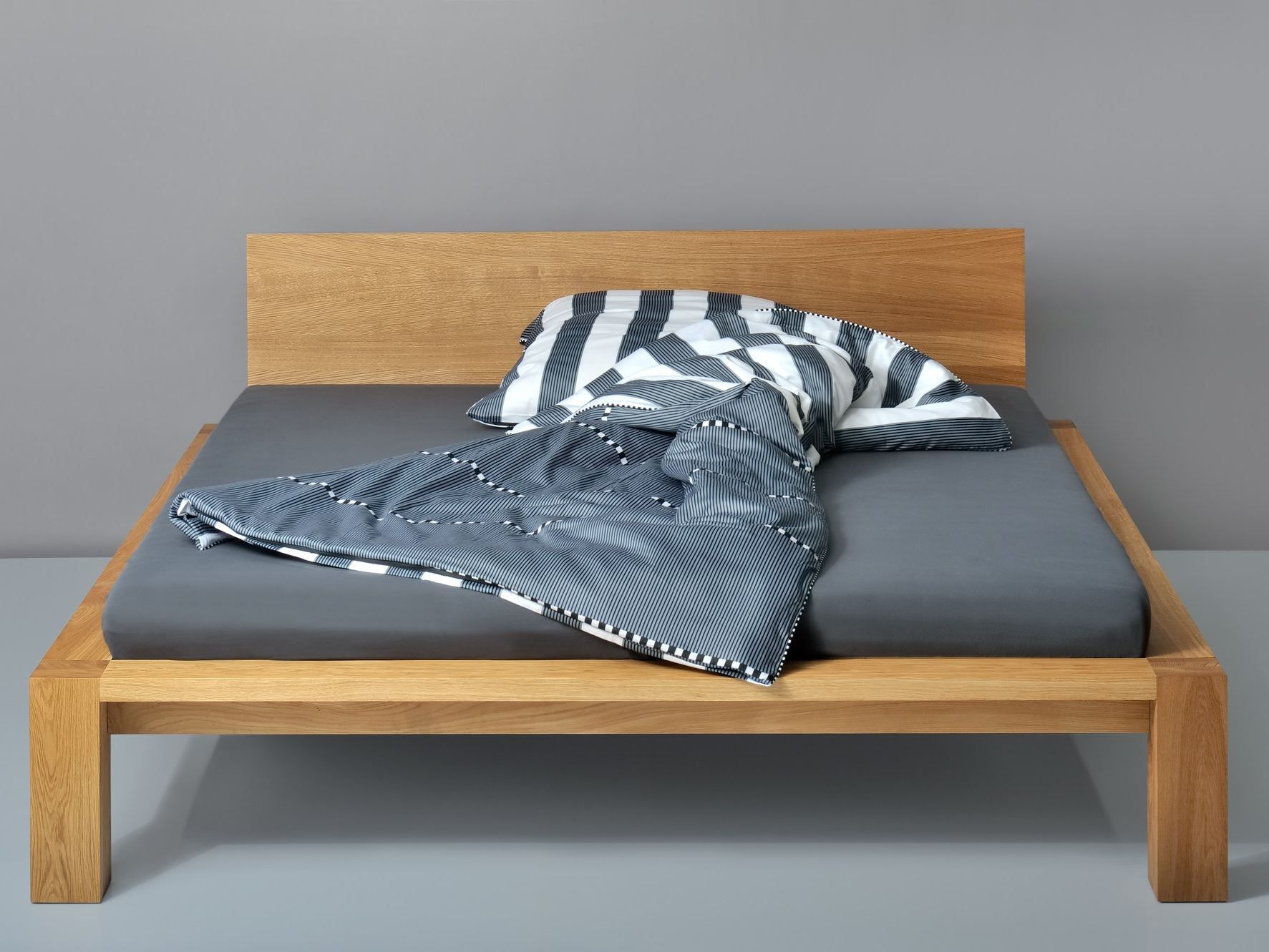 Двуспальная кровать из массива дерева Vitamin Design ARCH-00066857 - Вид №2