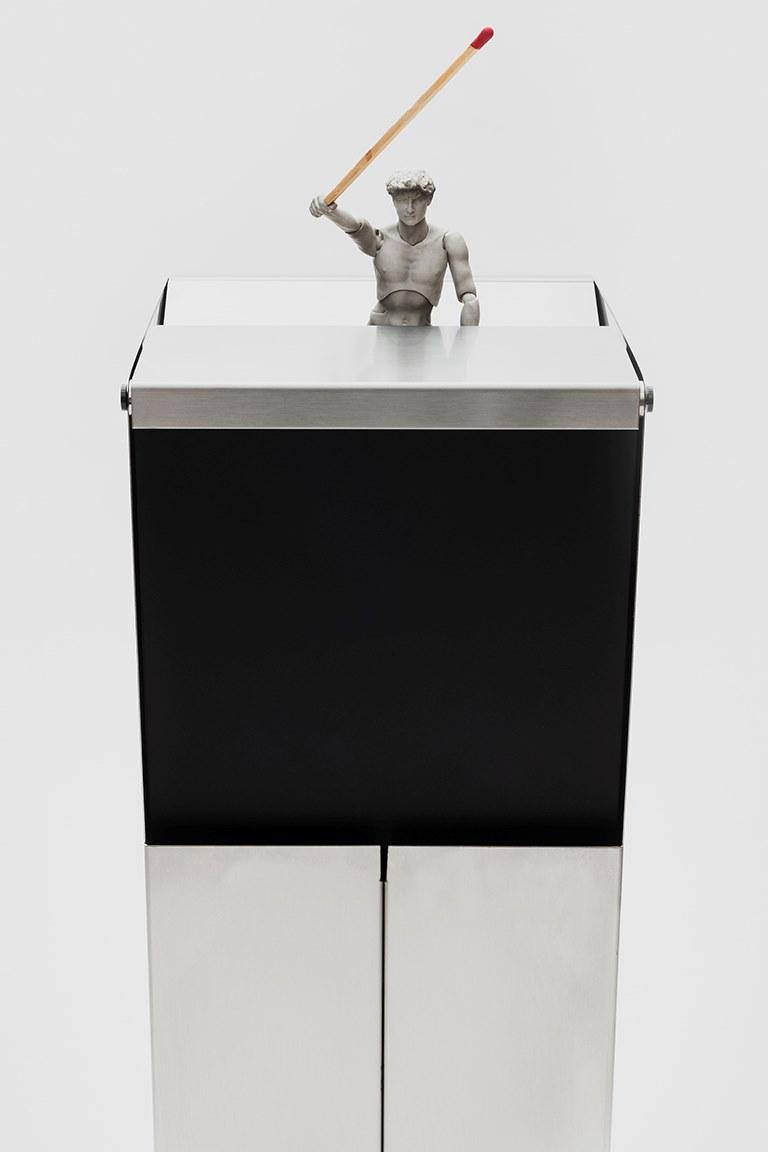 Danese Milano Напольная пепельница с корзиной из нержавеющей стали и алюминия  Dm2038b00  - Вид №3