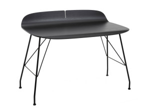 Деревянный письменный стол