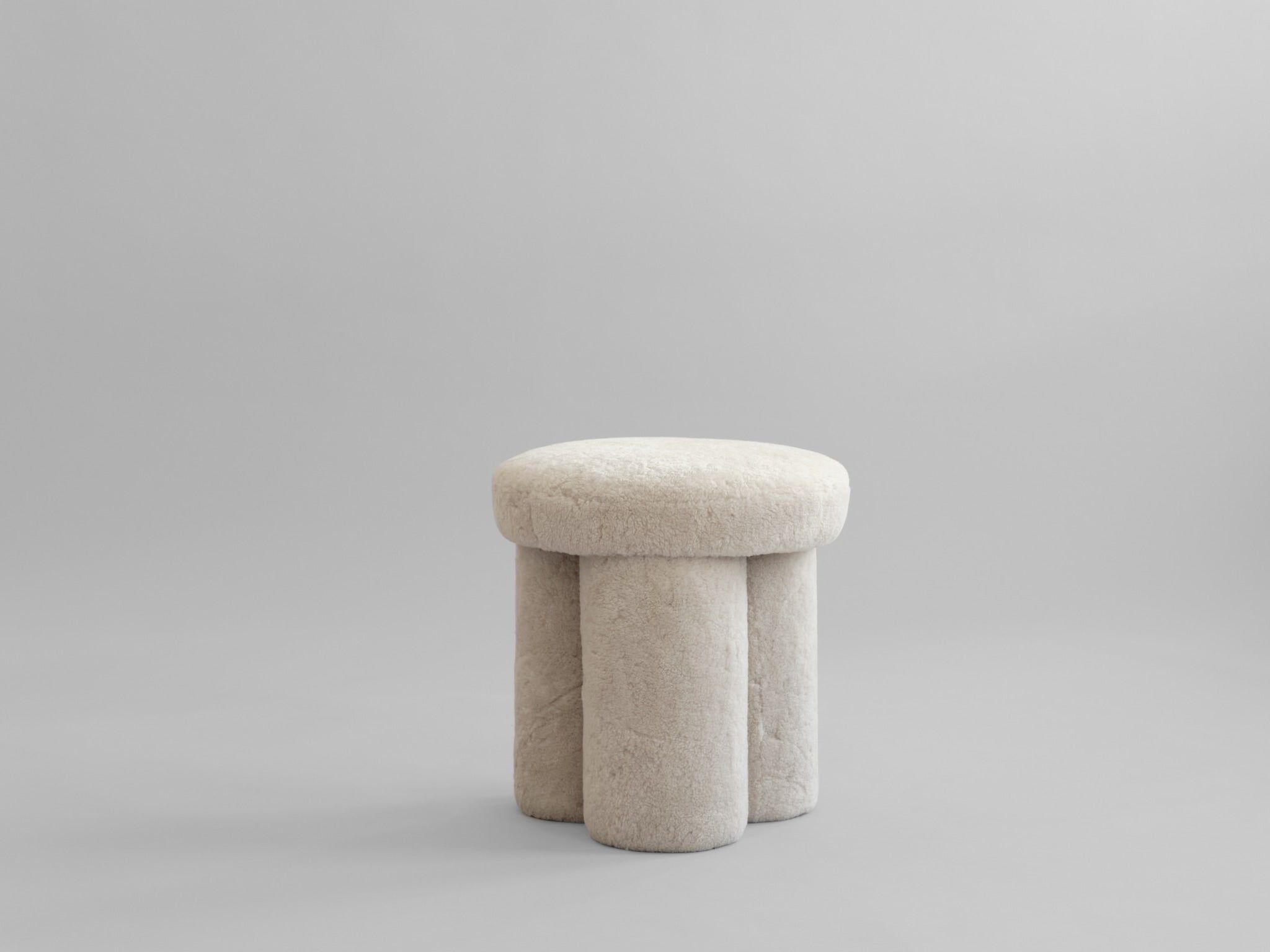 Низкий табурет из овчины 101 Copenhagen Big Foot ARCH-00087722 - Вид №1