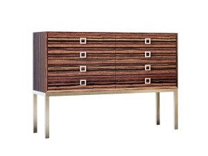 Деревянный комод