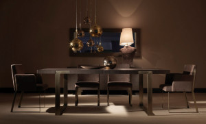 Деревянный прямоугольный стол с металлическим основанием