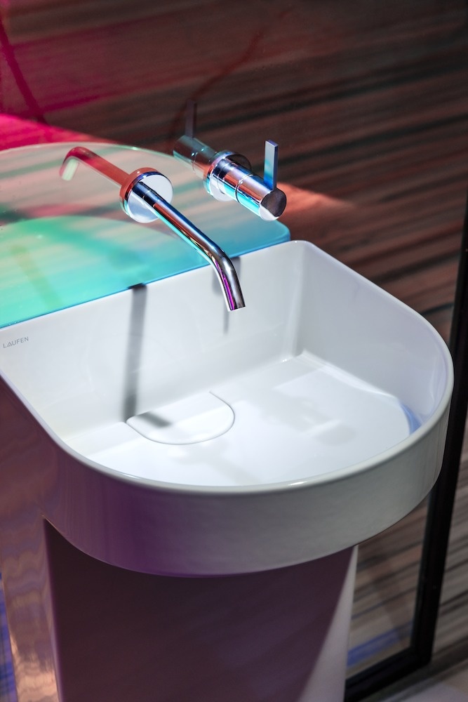 H8113417571121 Раковина, объединенная с пьедесталом, без места для установки смесителя, крепление к стене, включает керамическую крышку для сливного отверстия LAUFEN PRO - Вид №5