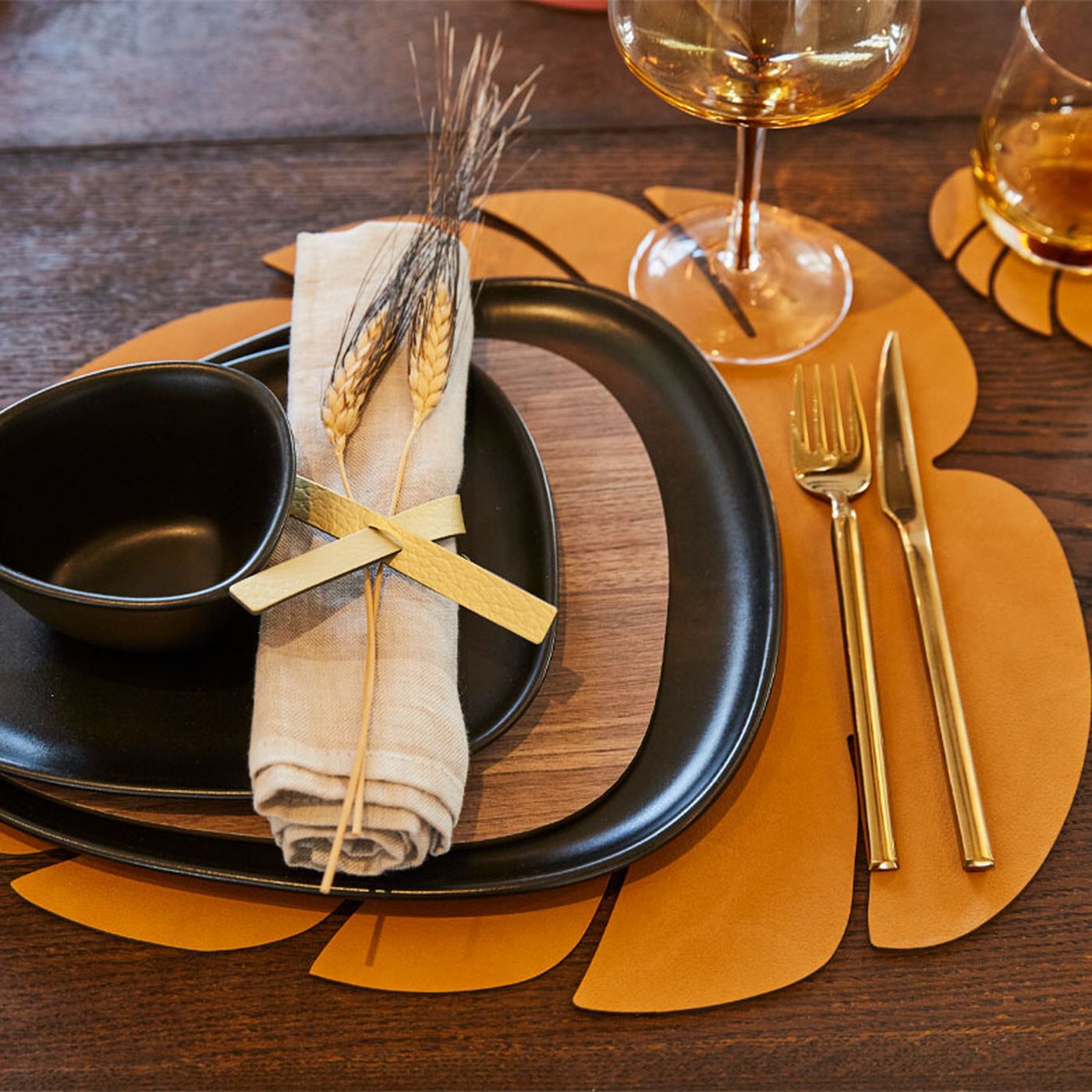 990081 NUPO burned curry подстановочная салфетка лист монстеры 42х35 см, толщина 1,6мм;LIND DNA  - Вид №2