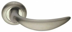 Pasini Ручка из латуни на розетке Katana 3481